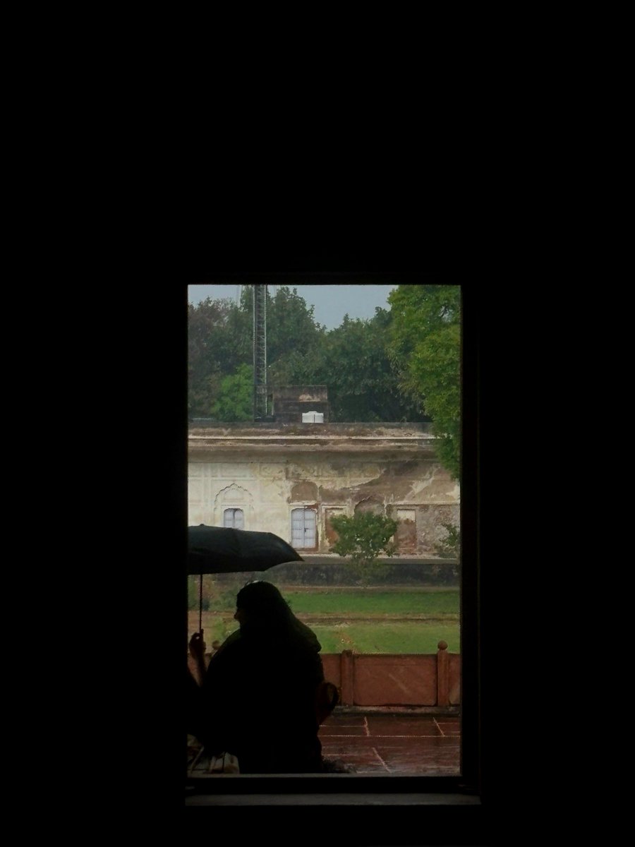 addyyaaaaa's tweet photo. dilli on my digicam https://t.co/eaYChI3vti
