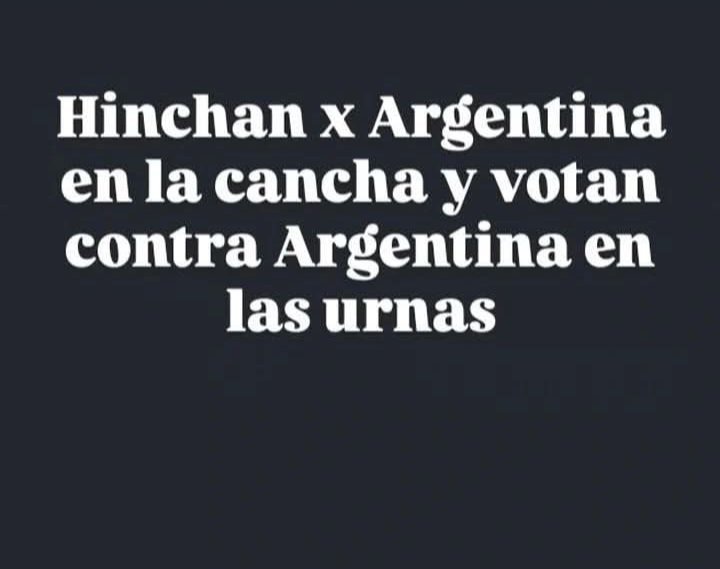 ReLadyMary's tweet photo. De verdad quieren al país o solamente a una selección de fútbol? https://t.co/HN1ZH1rFNZ