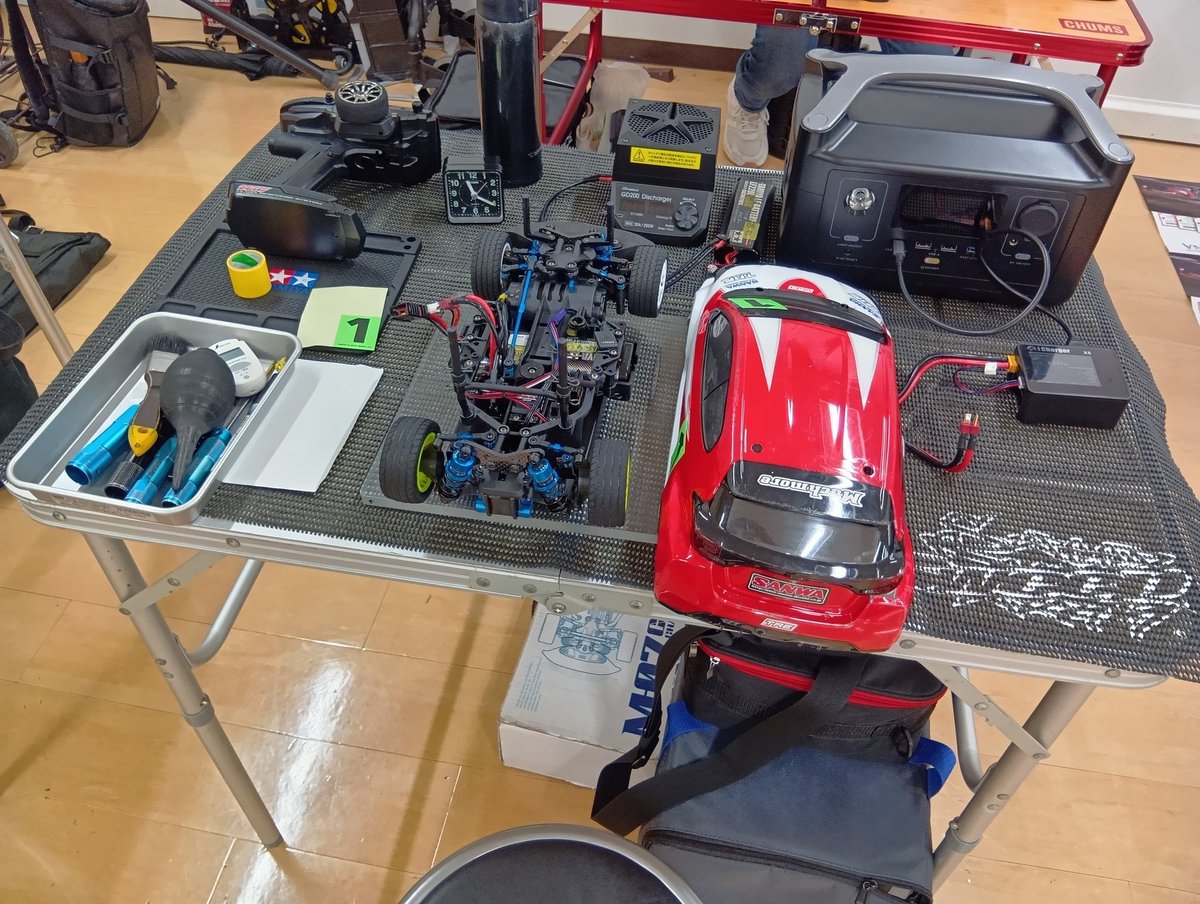 RC_TRE7's tweet photo. 昨日に続き関西大会、Mスポーツにエントリー。
猛者な方が大勢でM-08優勢の中、M-07でどこまで行けるか？でしたが、Bメイン6位と個人的には満足な結果でした。
参加の皆様、主催の皆様、2日間ありがとうございました。 https://t.co/aEznHXPtJ8