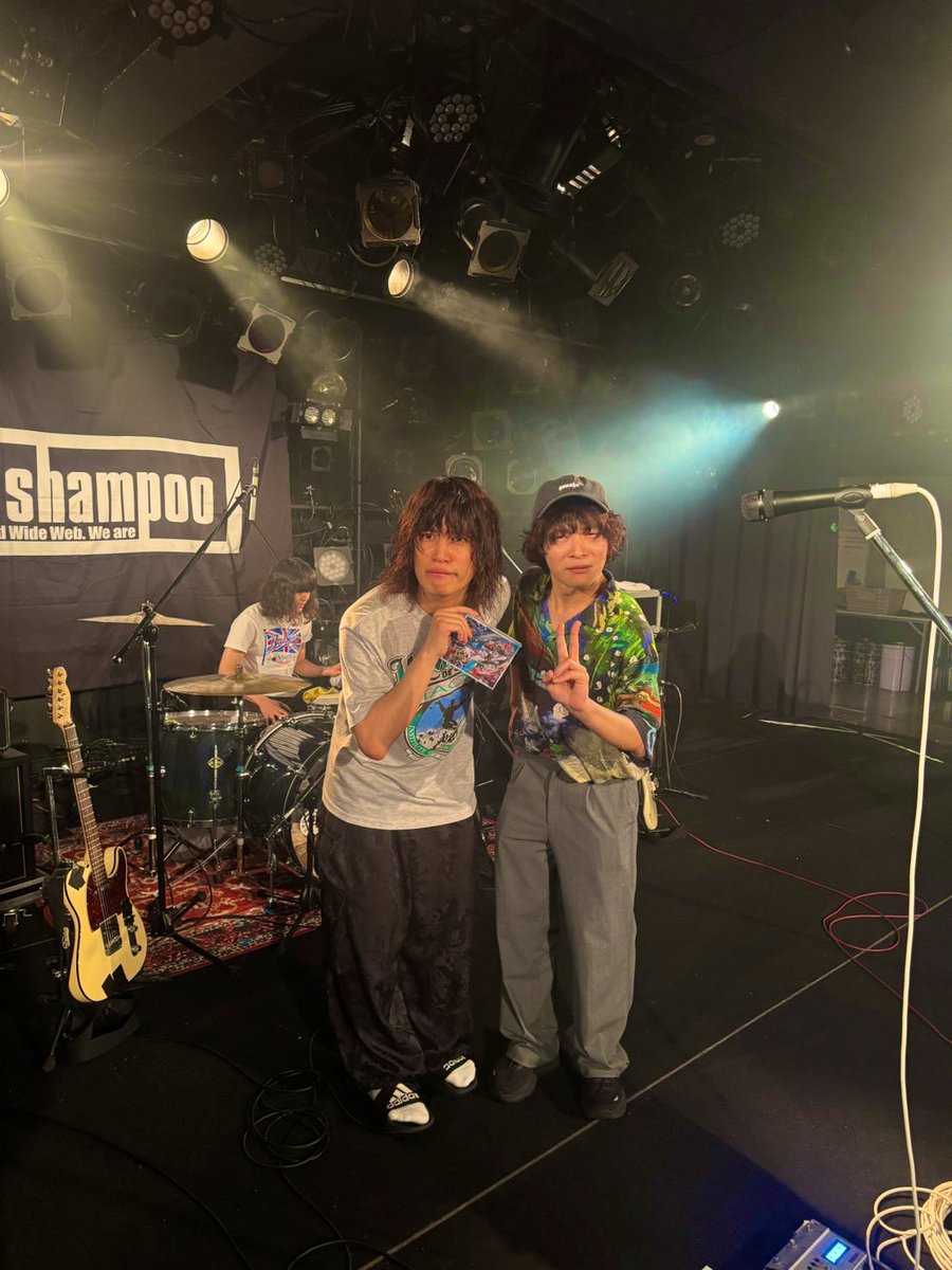 hys_is_dead_'s tweet photo. ZIP-FM「Neue Musik」公開収録とHMV栄店インストアライブ、ありがとうございました！楽しかったやね………ってなんでヤマトくんが？！？！(近くでライブやってたので顔見に行った) https://t.co/B3obs6O0aM