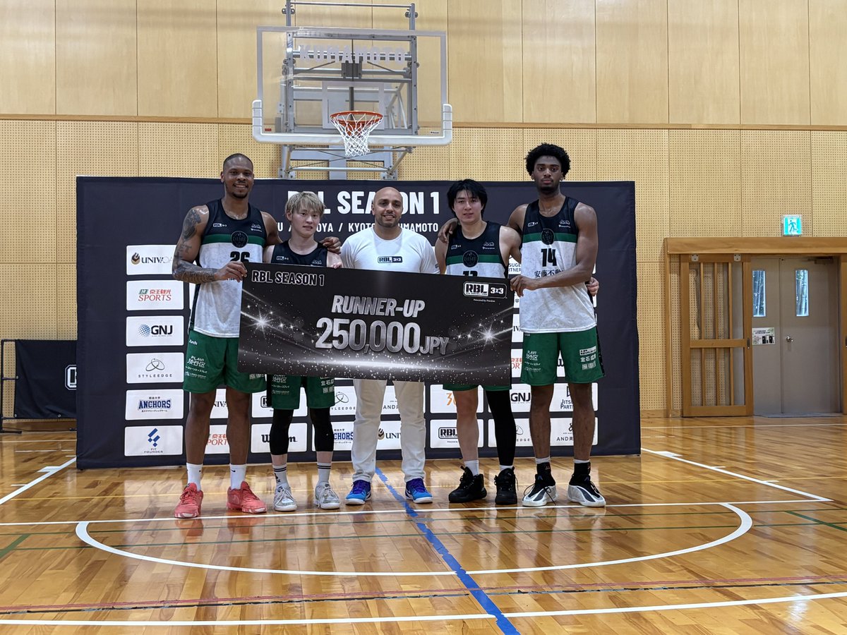 DIME3x3's tweet photo. 【RBL Round.4 KUMAMOTO Round】

Final
vs UENOHARA
●15-20

最初は6-2と得点を伸ばしたものの、徐々に相手の得点も決まり始めお互い一歩も譲らない展開に。両チームファールが嵩んで苦しむ中、最後は一歩及ばず、このラウンド2位という結果を収めました🥈

応援ありがとうございました🐊📣

#RBL https://t.co/Da64MAM0dq