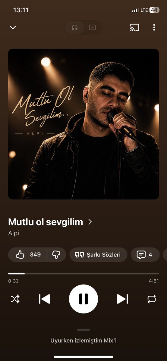 gmzozsrc's tweet photo. Bazı aşklar tamamlayamaz yolları diyor ne de güzel diyor https://t.co/OE9s6ZAfxJ