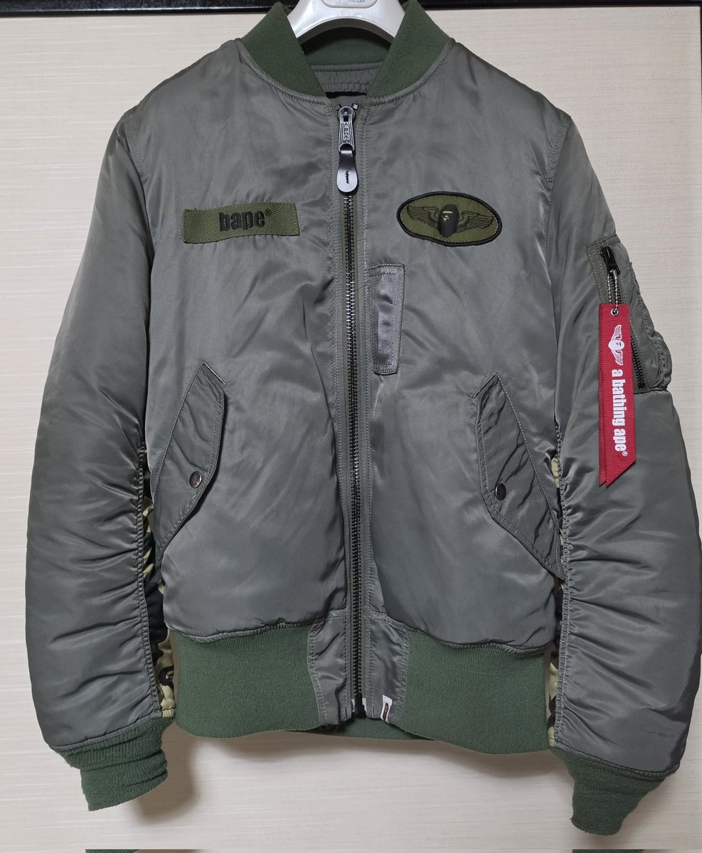 9procky_2's tweet photo. 古着で買ったBAPE×Alpha IndustriesのMA-1
ジップ閉めると少しキツい。サイズちょっと惜しかった https://t.co/ZPa2pbBVta