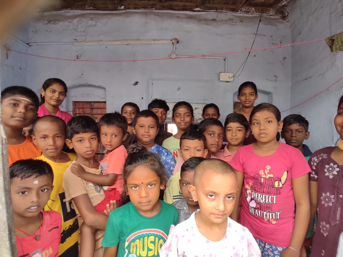 VelukkudiK's tweet photo. “Ara Vazhi Nadappom” weekly dharma prachara classes in villages of Tirunelveli and Tuticorin districts.  29 pracharaks serve in as many centres. If you are interested in explaining dharma to children  through simple stories in tamizh, you are welcome. https://t.co/2htl8TWmhV