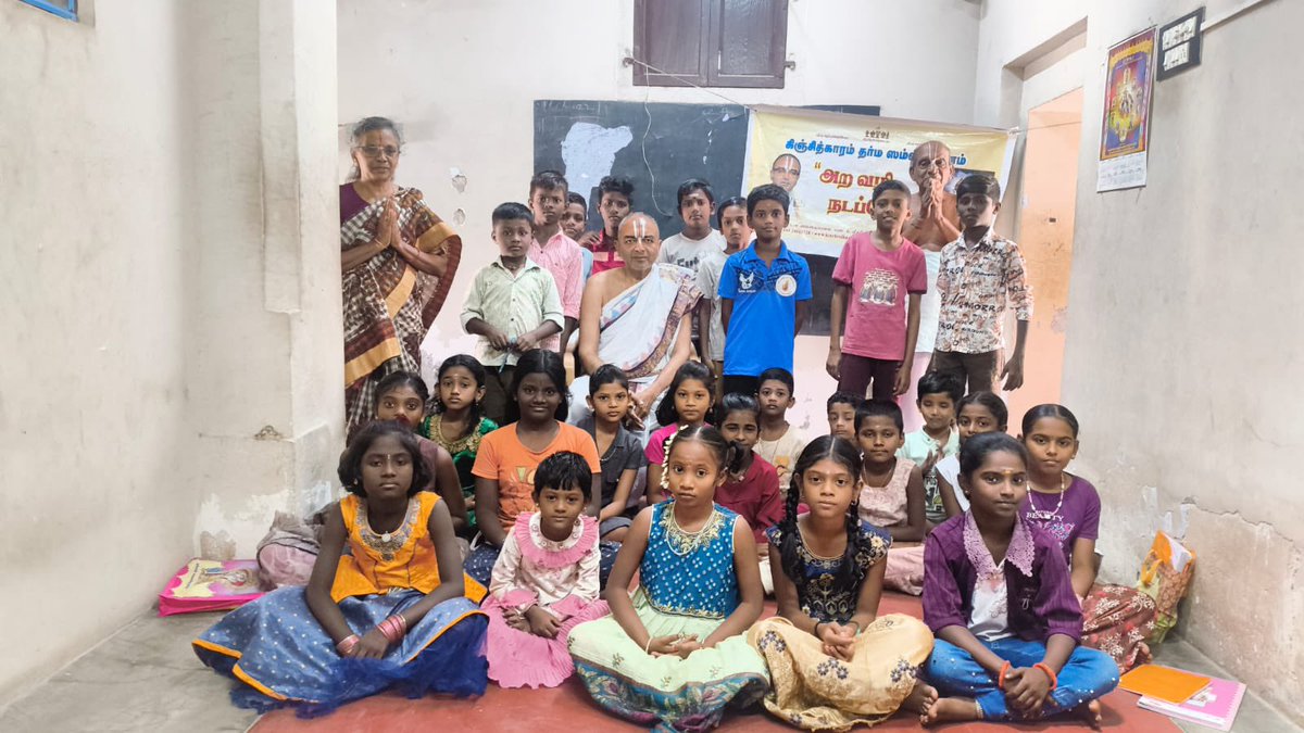 VelukkudiK's tweet photo. “Ara Vazhi Nadappom” weekly dharma prachara classes in villages of Tirunelveli and Tuticorin districts.  29 pracharaks serve in as many centres. If you are interested in explaining dharma to children  through simple stories in tamizh, you are welcome. https://t.co/2htl8TWmhV