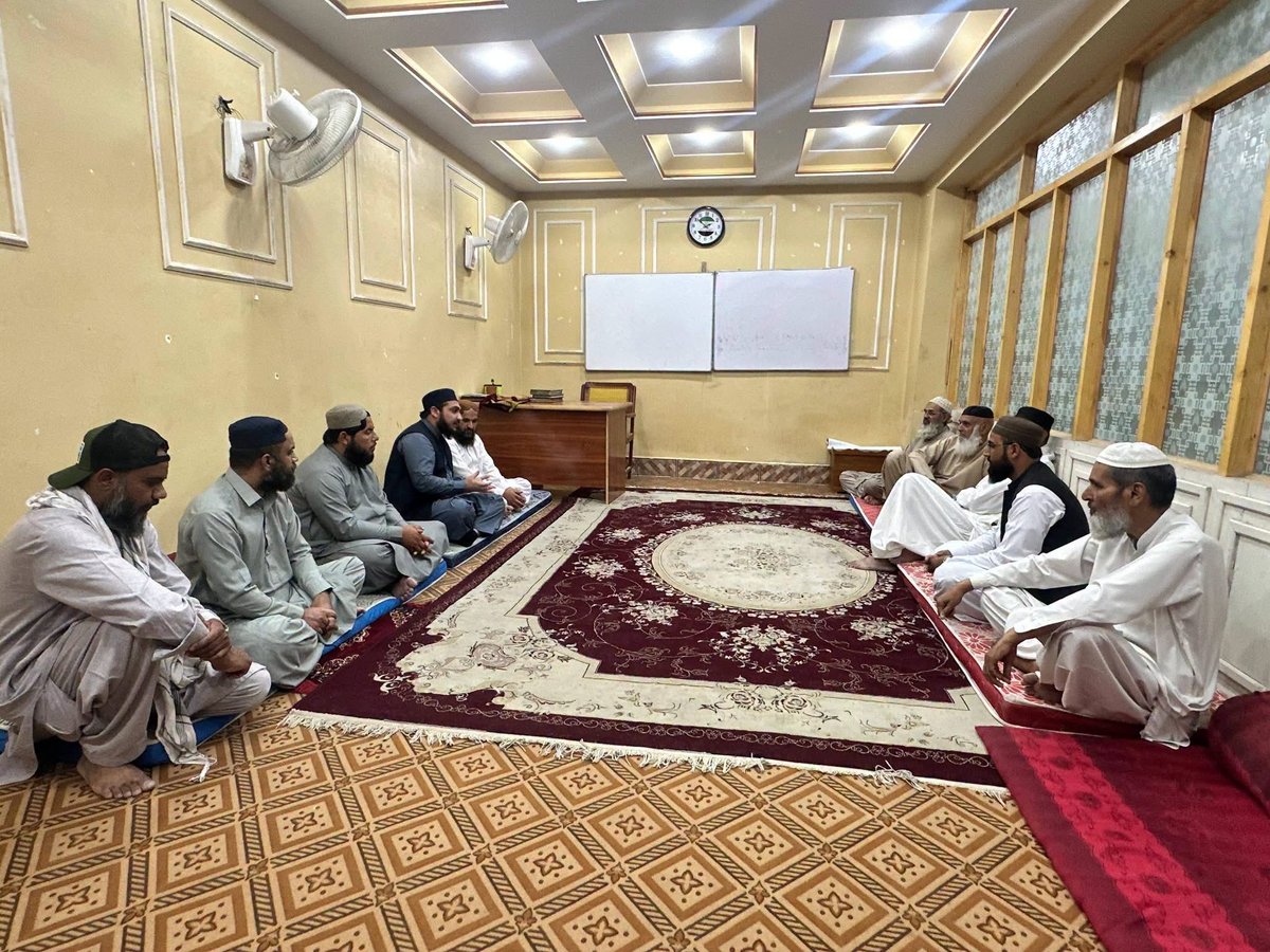 Jtarabiapk1975's tweet photo. دورہ منتظم اعلی (صوبہ بلوچستان)
منتظم اعلیٰ جمعیت طلبہ عربیہ پاکستان، حافظ اعجاز الحق صاحب نے  دورۂ بلوچستان کے موقع پر تنظیم اسلامی بلوچستان کے صوبائی دفتر کا دورہ کیا۔ https://t.co/08lghobGQ5