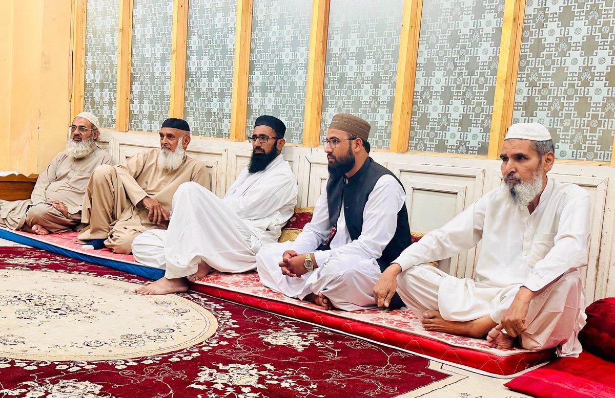 Jtarabiapk1975's tweet photo. دورہ منتظم اعلی (صوبہ بلوچستان)
منتظم اعلیٰ جمعیت طلبہ عربیہ پاکستان، حافظ اعجاز الحق صاحب نے  دورۂ بلوچستان کے موقع پر تنظیم اسلامی بلوچستان کے صوبائی دفتر کا دورہ کیا۔ https://t.co/08lghobGQ5