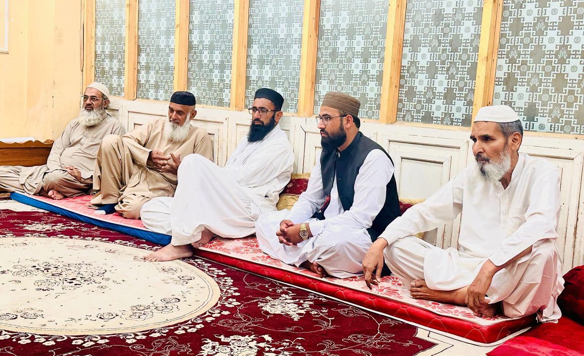 Jtarabiapk1975's tweet photo. دورہ منتظم اعلی (صوبہ بلوچستان)
منتظم اعلیٰ جمعیت طلبہ عربیہ پاکستان، حافظ اعجاز الحق صاحب نے  دورۂ بلوچستان کے موقع پر تنظیم اسلامی بلوچستان کے صوبائی دفتر کا دورہ کیا۔ https://t.co/08lghobGQ5