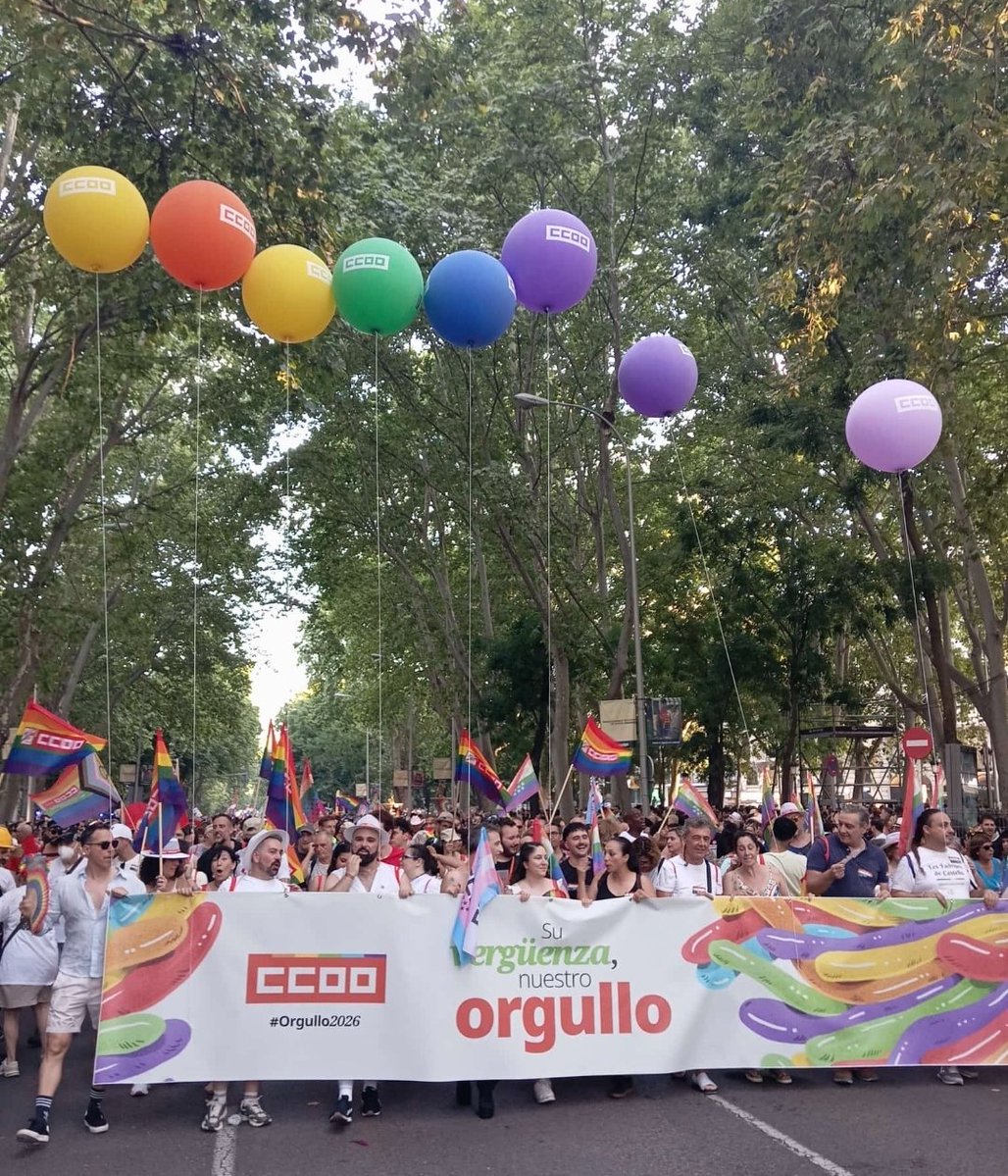 CarolinaVidal_L's tweet photo. Ayer marchamos de nuevo por la diversidad y por la,resistencia frente al Odio.

Desde @CCOO al Trabajo sin Armarios.

Su vergüenza, NUESTRO ORGULLO!!🏳️‍🌈🏳️‍⚧️🏳️‍🌈🏳️‍⚧️ https://t.co/BhGBi0NKZo