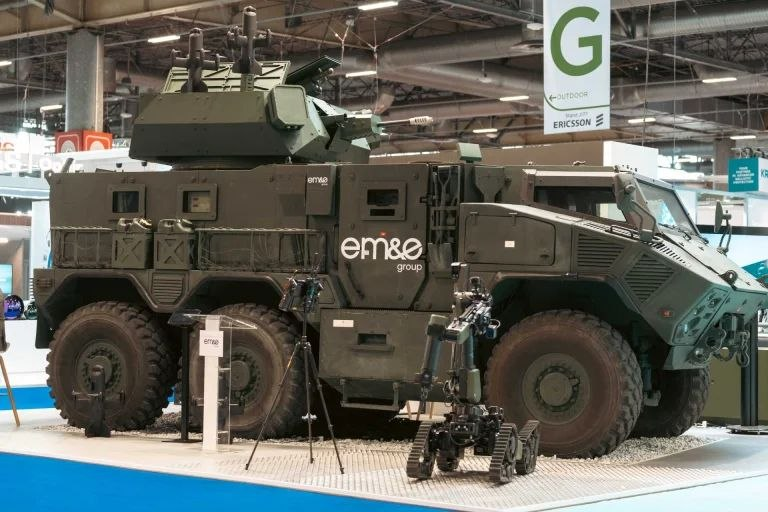 real1234555's tweet photo. The Spanish company EM&amp;E Group has unveiled its latest mobile counter-drone system, named ODIN 6×6. Designed to detect, track, and neutralize a wide range of unmanned aerial threats, the system was showcased publicly for the first time at Eurosatory 2026.
#war #spain #odin https://t.co/E7k1YJo7ke