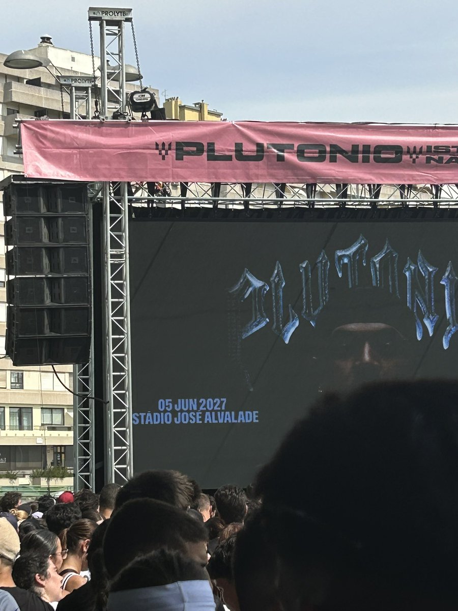 jmigrilo's tweet photo. Oficial: próximo ano, em Alvalade, concerto do Plutonio https://t.co/v8cS6B4ALS