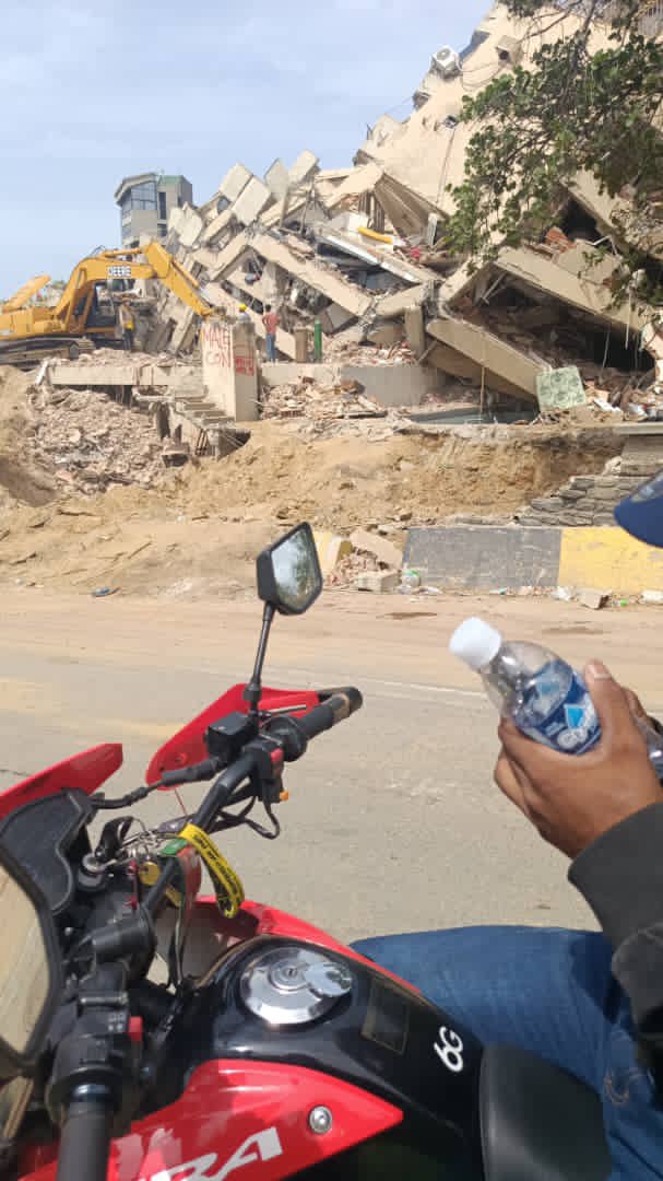 felixseijas's tweet photo. @TAMARA_SUJU Edificio Malecón Playa grande https://t.co/B1kSqV3Oe8 https://t.co/azad4dqqUi
