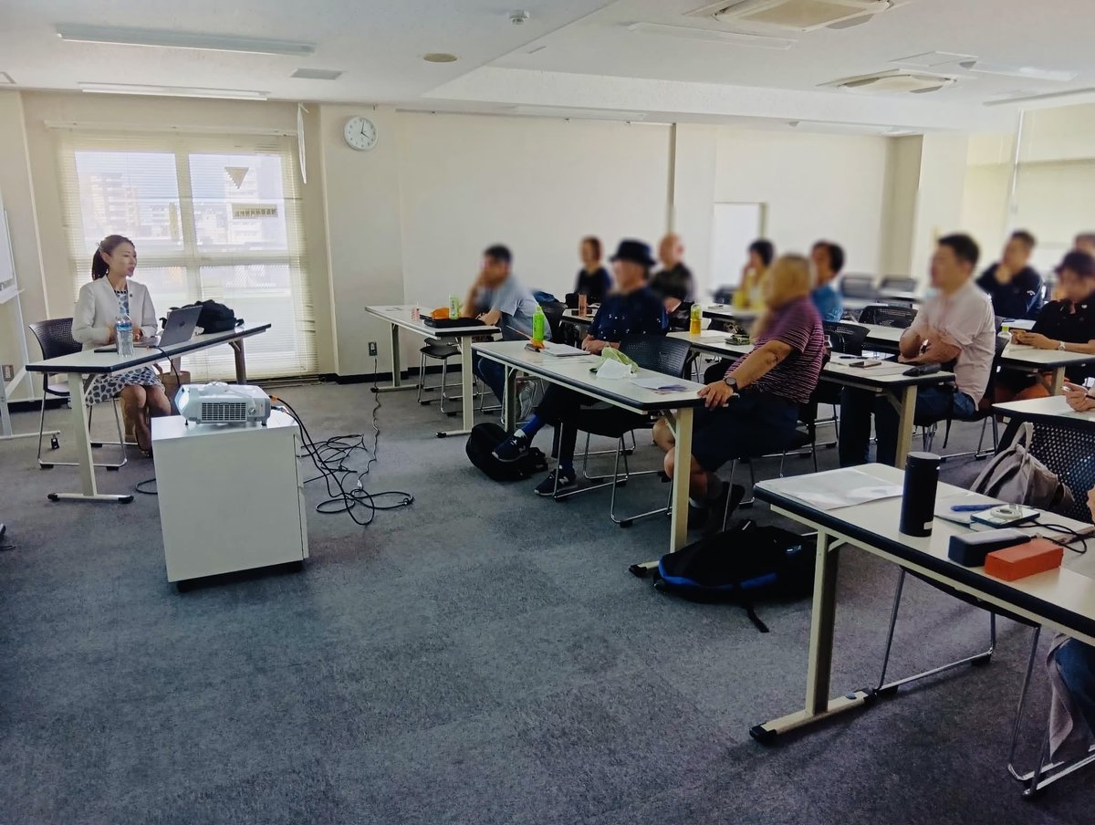 liicoNZ's tweet photo. 第11回【区政報告会】を開催しました。

皆様、勉強熱心でメモを取りながら、熱心に耳を傾けて下さり、ご意見やご質問も活発に飛び交い、私も大変嬉しいです！
懇親会でも政治談義に花が咲き、私自身、多角的な視点や貴重なご意見を沢山頂く事ができ、有意義な時間となりました。

お越し頂いた皆様、有難う御座います！