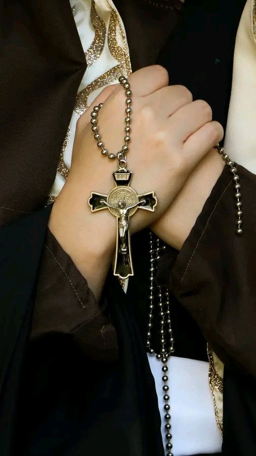 Cath0licP0dcast's tweet photo. Act of Contrition

My God, I am sorry for my sins with all my heart.
In choosing to do wrong and failing to do good,
I have sinned against you whom I should love above all things.
I firmly intend, with your help, to do penance, to sin no more,
and to avoid whatever leads me to sin.
Our Savior Jesus Christ suffered and died for us.
In His name. My God have mercy.