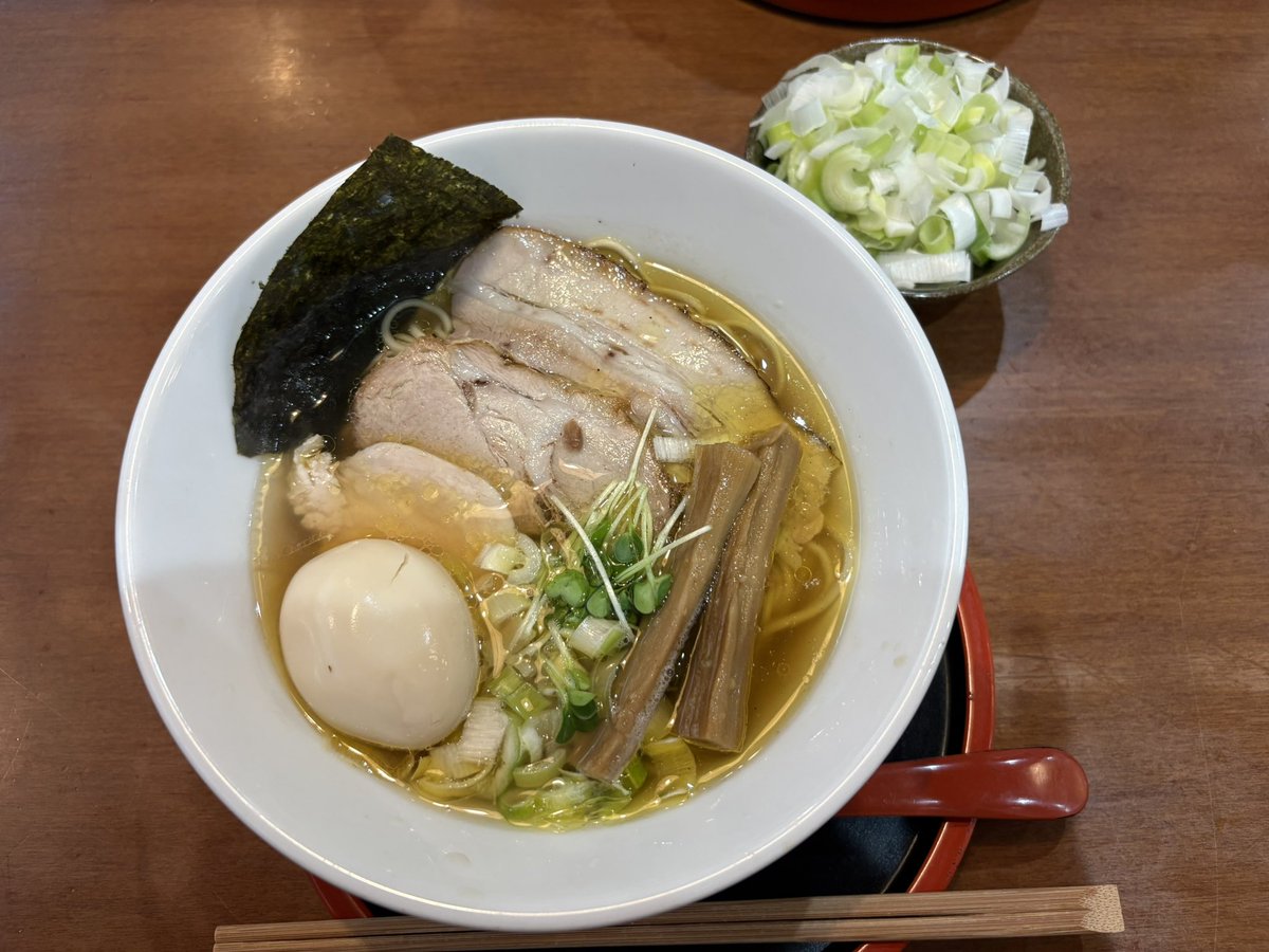 yurei548's tweet photo. やっぱり年に一度は行かなきゃ！
って事で老体にムチ打って8:30には着くようにして行って来たわっ
目の保養してお肉買ってラーメン食べて来たわっ
呑まなきゃっだわっ https://t.co/toDM7IleR1