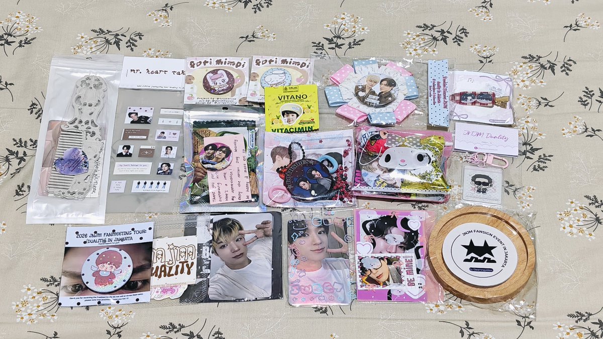 sooshiart's tweet photo. Duality freebies that I got from 😍 thank you so much!! 🩵🩷

(Some of them don't have usernames 😓)

@nanaumo4e @__madebybliss @brumetone @smileylijeno @samochiee @__peachberryid @2soulsdump @nanakaa1213 @yellowskiess23 @dreamleows @arsipnaluna @gleamingyellow https://t.co/CB0pcorZdN
