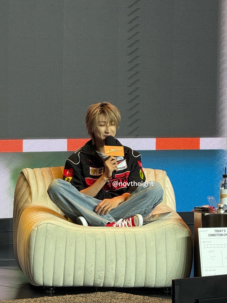 mongguri89's tweet photo. he's wearing a ferrari jacket 🥹 https://t.co/cj1TOwMEnD