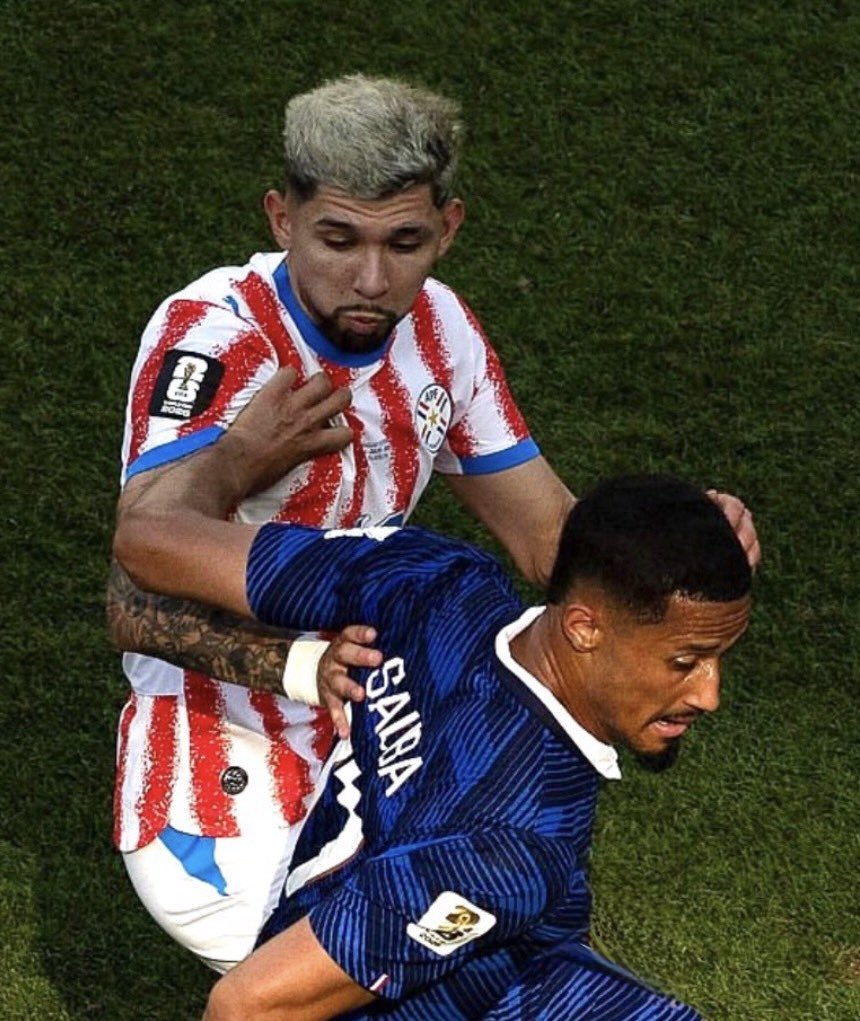 FerveurVerte_'s tweet photo. 🇫🇷 Match taille PATRON de Saliba face au Paraguay : ça vient de chez nous ! 💚 https://t.co/sk9KeJXPR0