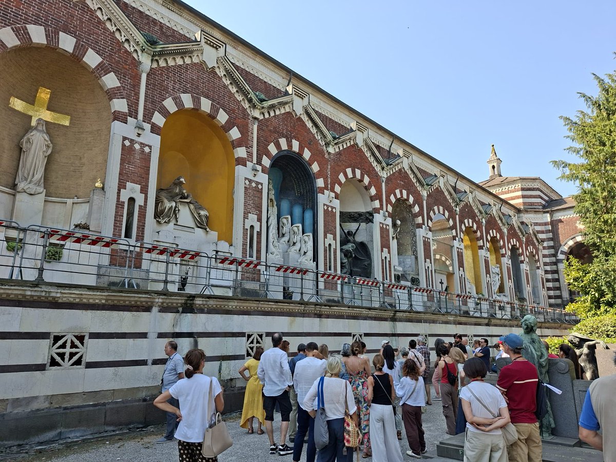 milanoarte's tweet photo. Grande successo per la visita di Monica al Cimitero Monumentale di Milano con @emergency_ong https://t.co/mcSTLxU51S