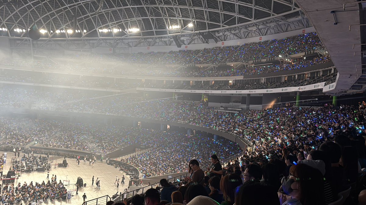 simon54743647's tweet photo. 解鎖大巨蛋
MAYDAY
回到那一天 https://t.co/Eihj1s5vUY