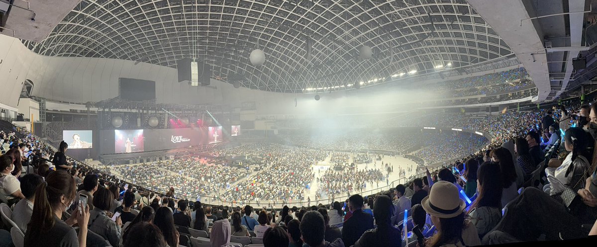 simon54743647's tweet photo. 解鎖大巨蛋
MAYDAY
回到那一天 https://t.co/Eihj1s5vUY