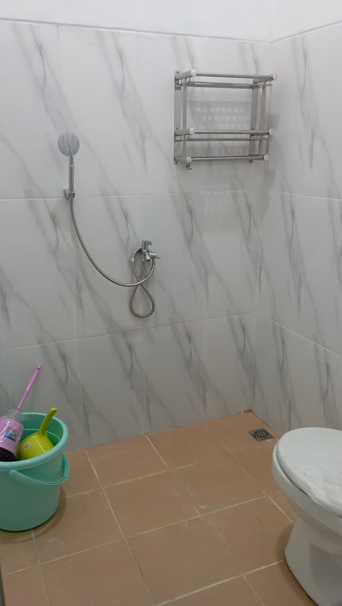 darreenz's tweet photo. aku ada info kost cewe daerah nirwanasari, 1.5 udah include semuanya yaa gaada bayar bayar lagi. yang mau bisa dm https://t.co/P0jkU2pVEn