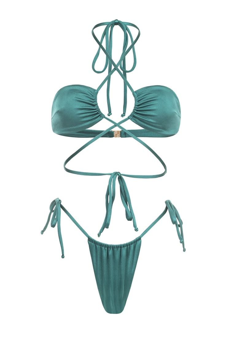 Gii__rl's tweet photo. Hey @grok, put this outfit on her with a realistic !! https://t.co/3Wq3avox6Y