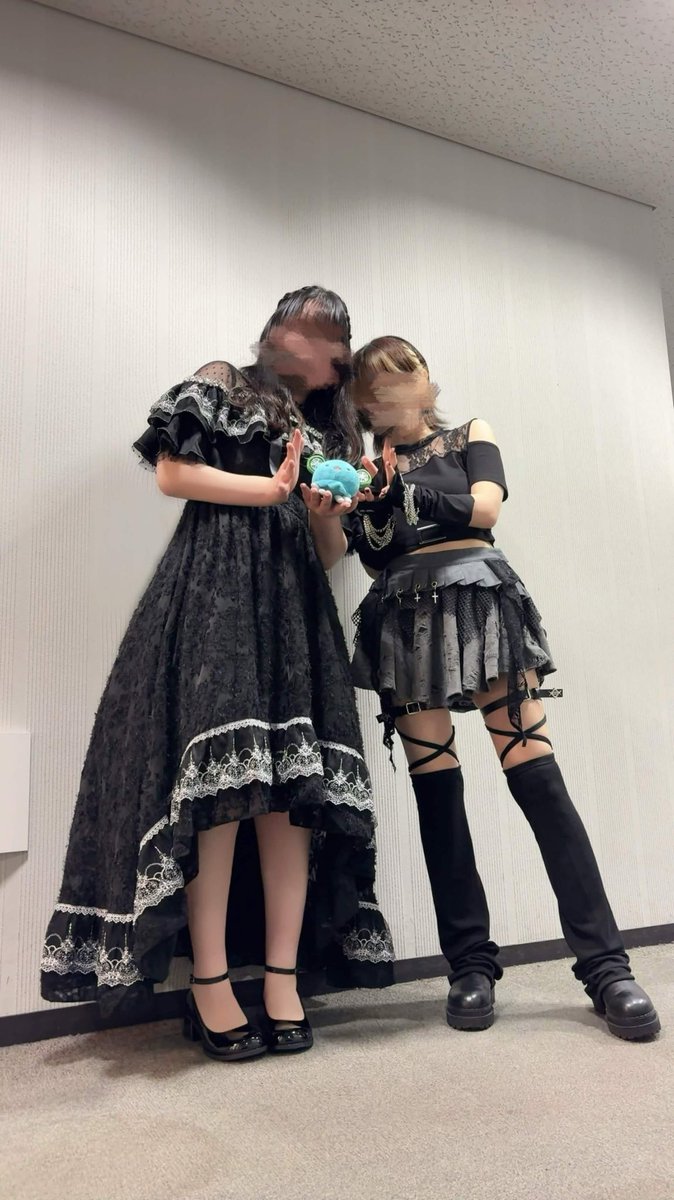 NakuruAitsuki's tweet photo. 「 #リスパレ！LIVE vol.4」
いつきちゃんと歌わせていただきました！

今回が初めましての方も
元々知ってくださってる方も
沢山盛り上がってくれて良かった...☺️

「Not a Hero」初お披露目どうでしたか！ https://t.co/y7e0ljMYvA