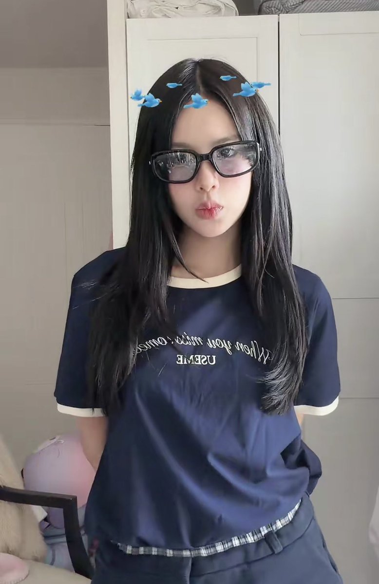 MOBYE_Fanbase's tweet photo. #MOBYE Live on Tiktok 05.07.2026
-ชวนไปงานแฟนมีตหมูกระทะ มีมินิคอนอะคูสติกด้วย
-มีเกมส์แฟนพันธุ์แท้โมบาย ของรางวัลเป็นเทปคาสเซ็ทที่โมพูดความรู้สึกใส่ลงไปเผื่อเอาไว้เปิดฟังในวันข้างหน้าที่คิดถึงกัน 
-กำลังทำโปรเจคเพลงใหม่ จะได้เห็นอะไรใหม่ๆ เป็นกำลังใจให้ด้วยนะคะ
-ฝากเสื้อหมวก USEME กดซื้อได้ที่ Tiktok ไว้ใส่ไปงานแฟนมีต

ซื้อบัตรงานแฟนมีตได้ที่👇
https://t.co/cjoYpcmhIq