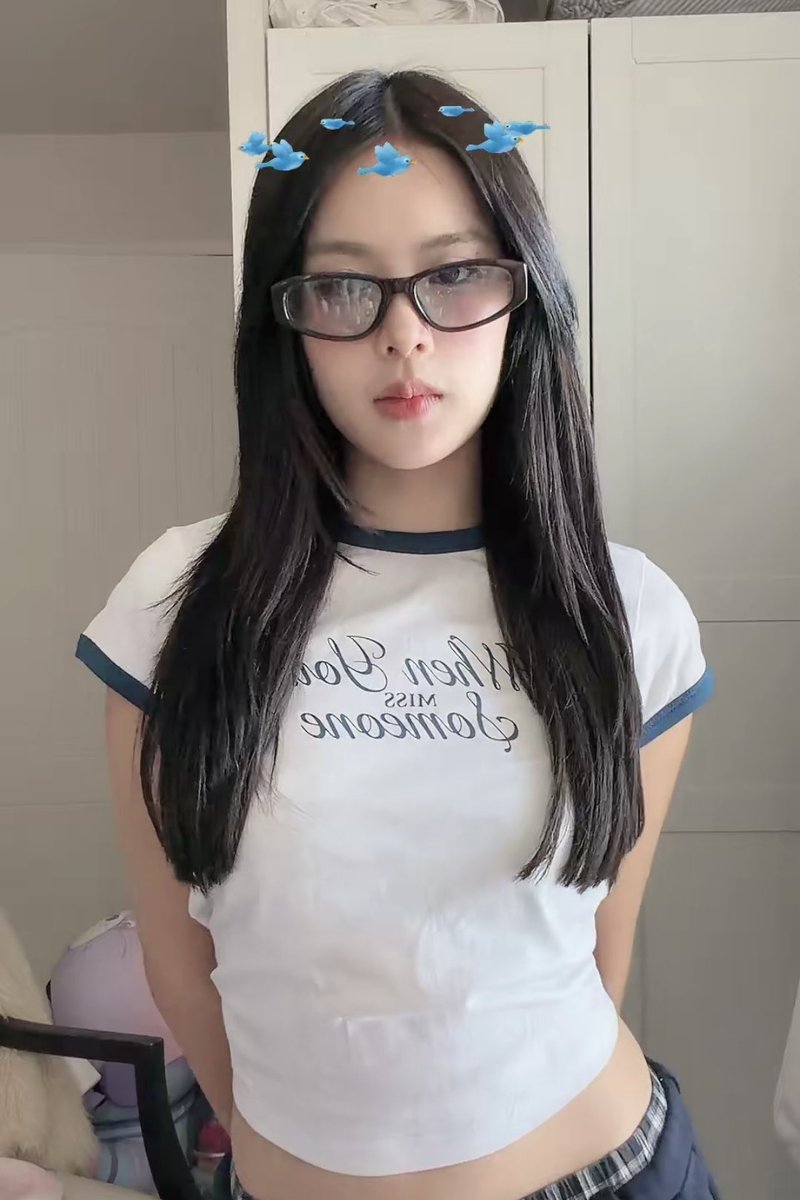 MOBYE_Fanbase's tweet photo. #MOBYE Live on Tiktok 05.07.2026
-ชวนไปงานแฟนมีตหมูกระทะ มีมินิคอนอะคูสติกด้วย
-มีเกมส์แฟนพันธุ์แท้โมบาย ของรางวัลเป็นเทปคาสเซ็ทที่โมพูดความรู้สึกใส่ลงไปเผื่อเอาไว้เปิดฟังในวันข้างหน้าที่คิดถึงกัน 
-กำลังทำโปรเจคเพลงใหม่ จะได้เห็นอะไรใหม่ๆ เป็นกำลังใจให้ด้วยนะคะ
-ฝากเสื้อหมวก USEME กดซื้อได้ที่ Tiktok ไว้ใส่ไปงานแฟนมีต

ซื้อบัตรงานแฟนมีตได้ที่👇
https://t.co/cjoYpcmhIq