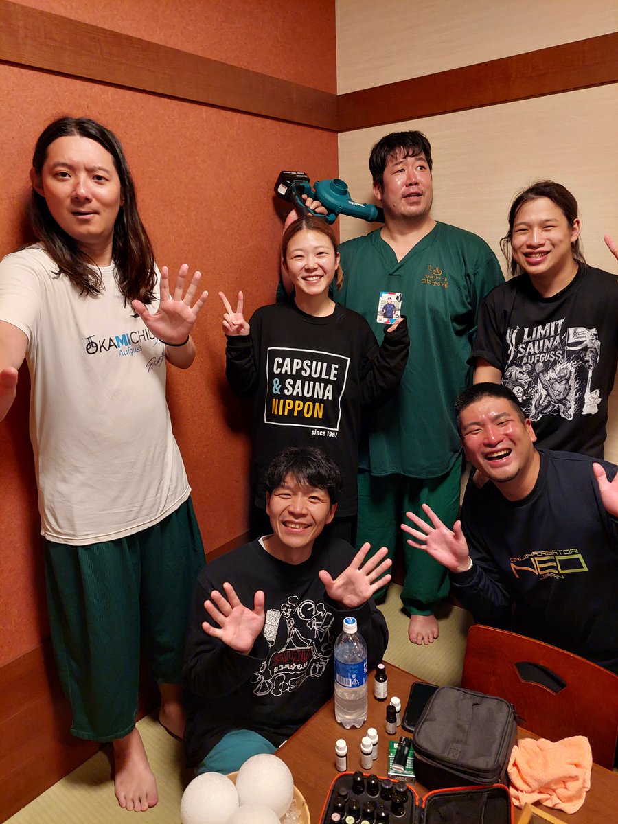 Korona37_fuku's tweet photo. 「アンコールなーさうIN福山コロナ」
無事に終了しました。

ニシオカさん・さのりさん・親方さん・MAYUさん
熱翔カケルさん・＋αさん
楽しい時間をありがとうございました❤️

楽しすぎてあっと言う間の時間でした。

来年もあるか無いかはサウナ日本さん次第です。
皆さんの声をサウナ日本さんへ🤗 https://t.co/SJIsEKYTYh