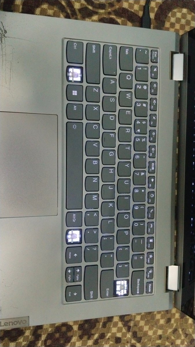 an_axsh's tweet photo. I have lost my laptop bag, when I looked around to find my bag it was not there
Please help me find it, as it has my laptop and my official government documents and around 8-9k in cash, had my  cards
PNR: 6304287071
@AshwiniVaishnaw 
Leptop: lenovo and bag is black
Brand: Carlton https://t.co/0SMsHmT4mu