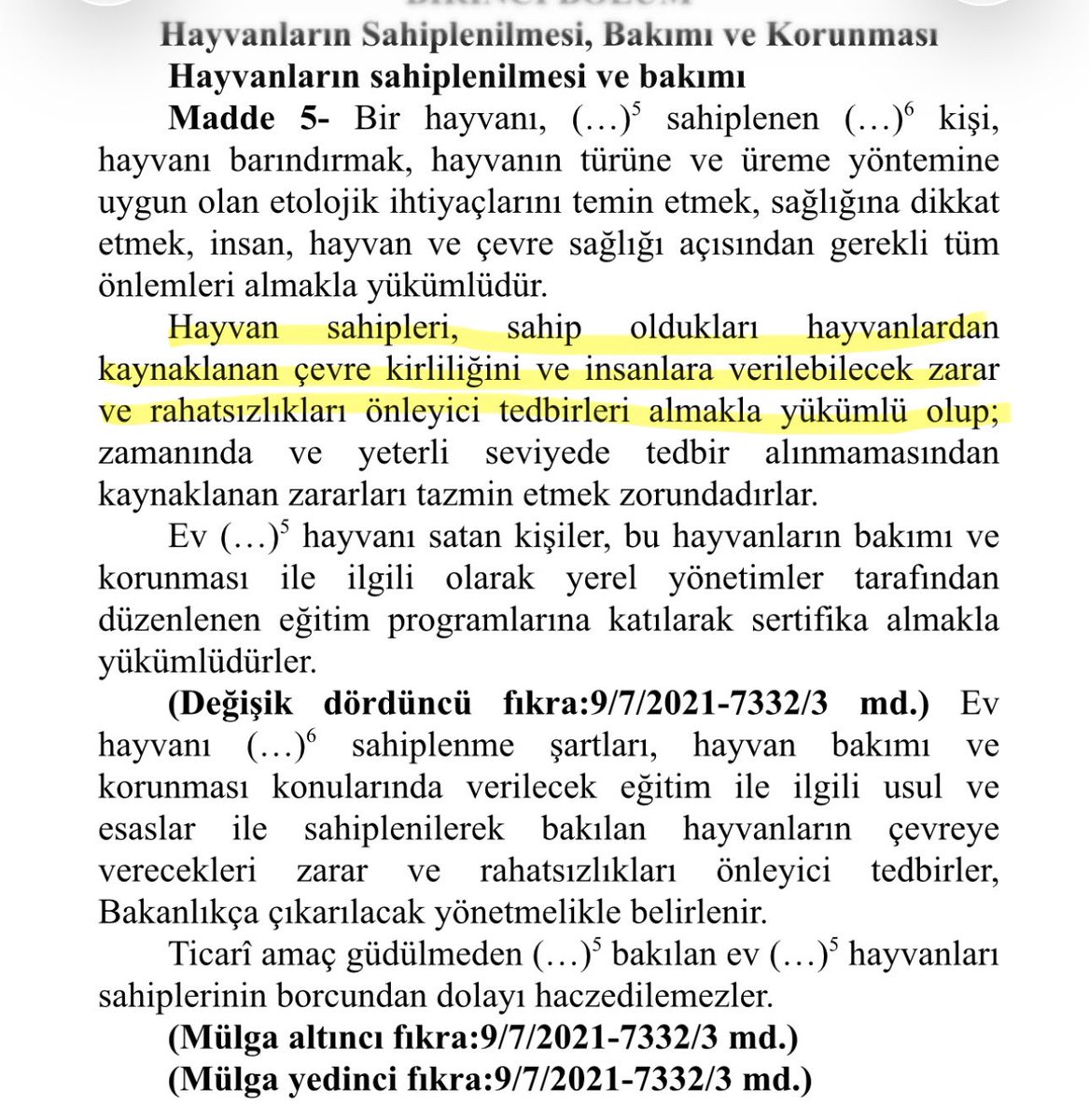 Av_MeltemZorba's tweet photo. Arkadaşlar bana “köpeğin dı$kısını toplamayana uygulanacak idari para cezasının” dayanağı soruluyor. Bazı belediyeler bu cezayı uygulamaktan imtina ediyorlarmış. 

📌Cezanın dayanağı mevzuat; 5199 sayılı Kanunun 6. maddesi, Hayvanların Korunmasına Dair Yönetmeliğin 10. maddesi ve idari para cezaları tebliğinde yer almaktadır. Lütfen bu bilgiyi herkese ulaştırın.

Bu cezanın uygulaması sadece belediyelerin sorumluluğunda olmayıp idarenin genel düzenleyici kural koyma yetkisi çerçevesinde valilikler, kaymakamlıklar, doğa koruma milli parklar ve tarım il müdürlükleri, çevre koruma müdürlükleri ve polis ve zabıta tarafından kesilebilir.

Kamuya açık alanda bırakılan hayvan pisliğinin sebep olduğu halk sağlığı tehlikesini açıklama görevini ise @saglikbakanligi @halksagligigm ve @csbgovtr ‘na bırakıyorum.

Bu bilinci bu ülkeye getirmek zorundayız.

@TCTarim 
@TC_icisleri