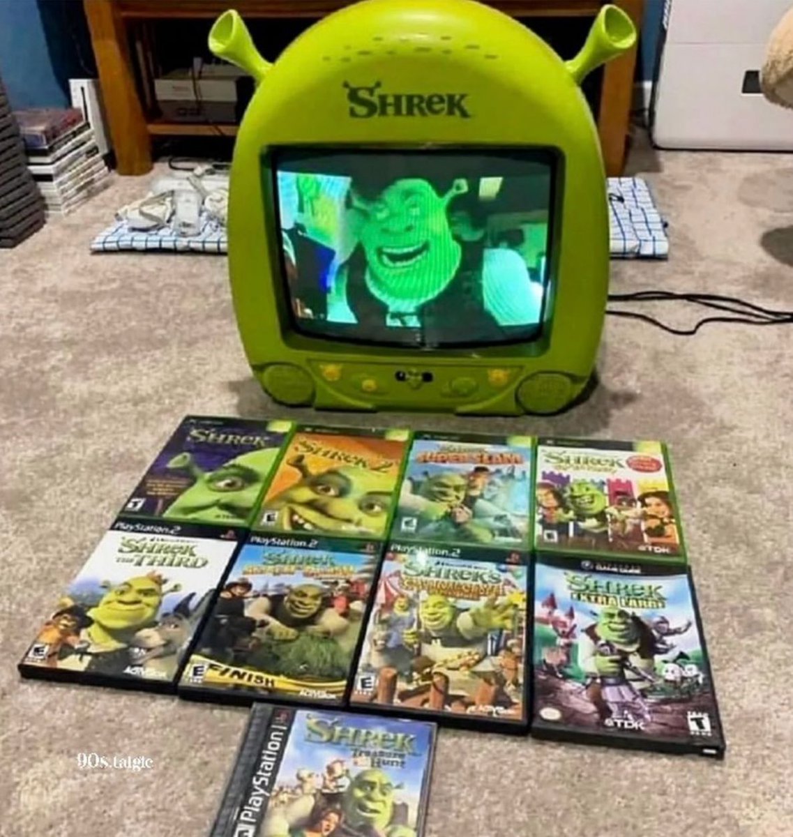 nostalgiaa's tweet photo. The perfect TV https://t.co/vsxz0Y6Ezp