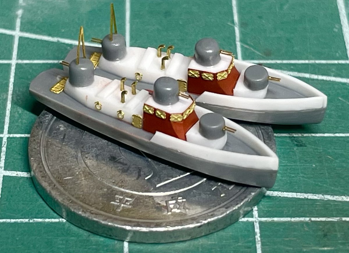 tei_gata's tweet photo. 装甲艇を自作してみました。
輸送艦セットとかに入ってそうで意外と手に入らないんですよね…
この大さで窓開けは厳しいので鎧戸でそれらしくしました。 https://t.co/goqrjetHzO