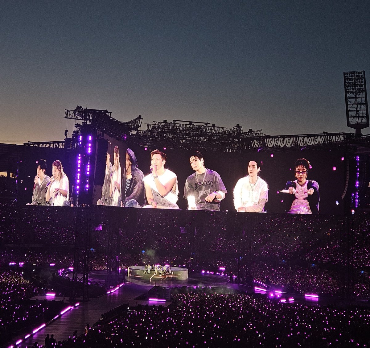 cozy_ryry's tweet photo. bts brussels d1 &amp; d2 ♡ https://t.co/tKeDdUmYCm