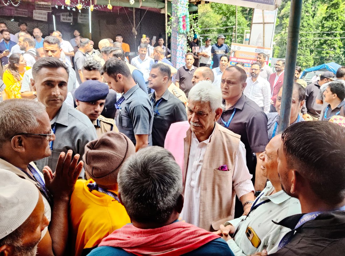 manojsinha_'s tweet photo. To ensure a seamless Shri Amarnath Ji Yatra, I reviewed the ground situation and pilgrim facilities at the Chandanwari camp today. Through seamless whole of government approach, we are leaving no stone unturned to provide excellent food and lodging to the devotees of Lord Shiva. I want every Yatri to have a blissful darshan and a profoundly enriching spiritual experience. I’ve also instructed Yatra management teams to examine pilgrim feedback and remain available for round-the-clock support.
Also, inspected the Base Hospital at Chandanwari to assess healthcare arrangements for the Yatris. Toured wards, labs & emergency units, and interacted with patients to check on their well-being & care quality. Deeply appreciate the dedication of our doctors, paramedics & healthcare workers ensuring quality healthcare services for pilgrims.