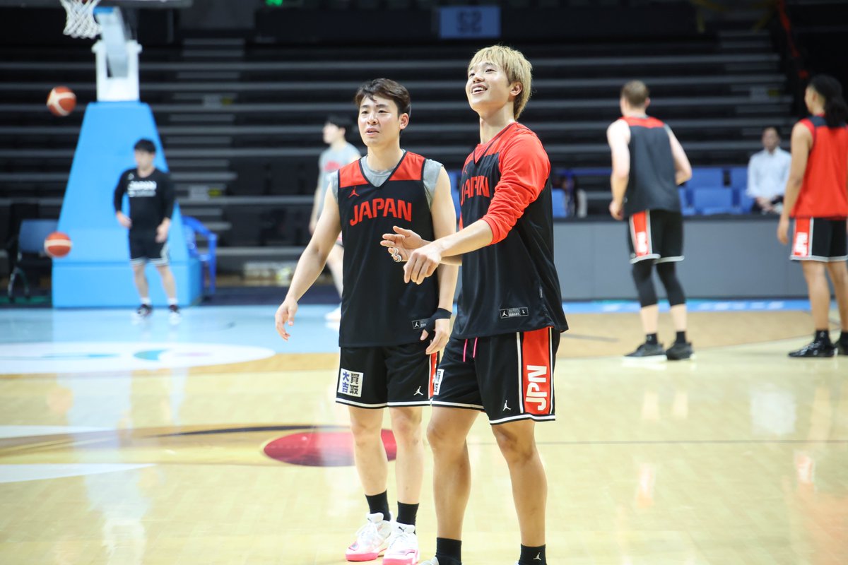 basket_count's tweet photo. 【#AkatsukiJapan】 @JAPAN_JBA　@FIBAWC
Window3のアウェー韓国戦に臨む、男子日本代表の前日練習の様子です。すでに2次ラウンド進出を決めている日本ですが、ワールドカップ出場に近づくためにも落とせない試合は続きます！
#FIBAWC #StepItUp https://t.co/1n7gwRpqdf