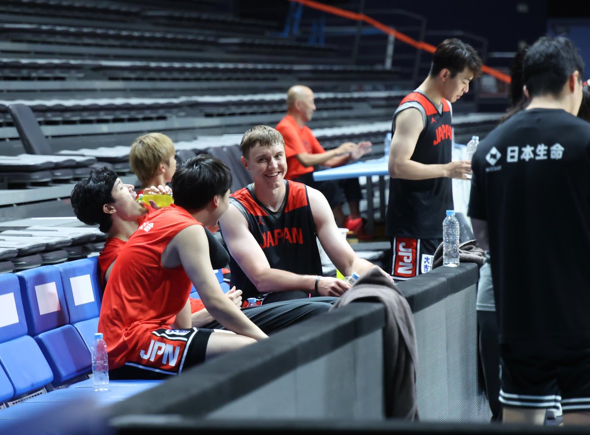 basket_count's tweet photo. 【#AkatsukiJapan】 @JAPAN_JBA　@FIBAWC
Window3のアウェー韓国戦に臨む、男子日本代表の前日練習の様子です。すでに2次ラウンド進出を決めている日本ですが、ワールドカップ出場に近づくためにも落とせない試合は続きます！
#FIBAWC #StepItUp https://t.co/1n7gwRpqdf