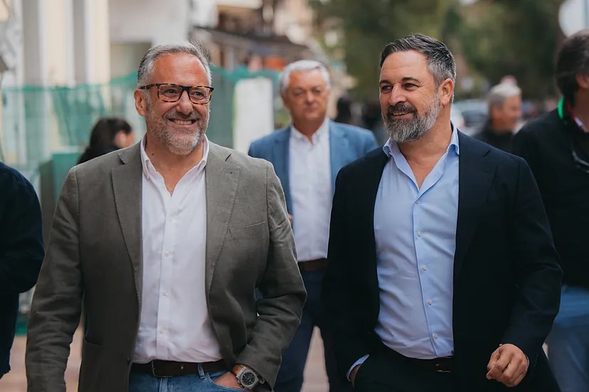 VOXpEspana's tweet photo. 🔴 ÚLTIMA HORA

VOX logra RECURIR desde la Junta de Castilla y León el decreto del Gobierno central sobre el reparto de MENAs.

Por primera vez, Castilla y León se OPONE al reparto de MENAs con VOX en el Gobierno. 🇪🇸 https://t.co/wffJs9HcOX