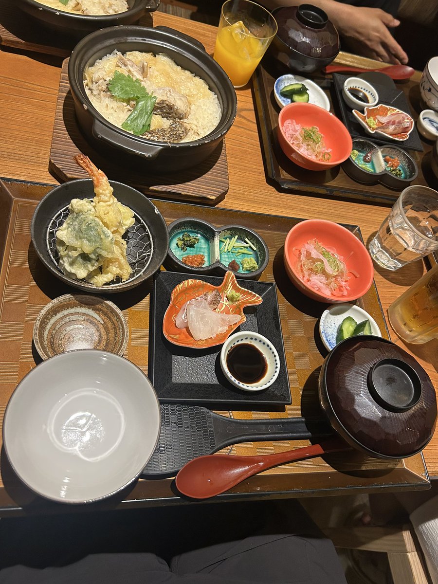 kinkintaroro's tweet photo. 松山公演終演！
初めての愛媛公演でしたがお客さんの熱気が凄まじく、驚き！
心残りは道後温泉に行けなかったこと…
#石田組
#鯛めし https://t.co/oKRnJ5p0Vj