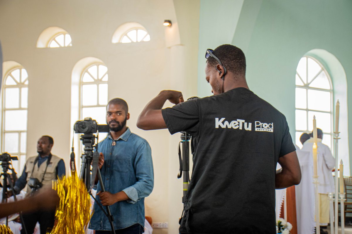 KweTu_Prod's tweet photo. 🎥🎙️Votre public va bien au-delà des murs de votre salle.
De Beni au reste du monde, connectez votre audience grâce à nos services de Live Streaming et Recording.

KweTu Prod Services met à votre disposition son expertise et son matériel pour vous offrir un service professionnel. https://t.co/HddXrsZpuj