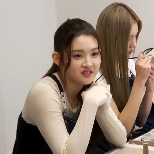 dcllbrsh's tweet photo. nahh cocok dah berdua, ini #yuha ketularan #a_na 😂

#Hearts2Hearts #하츠투하츠 #유하 #에이나 https://t.co/ic8Hy6BsPY