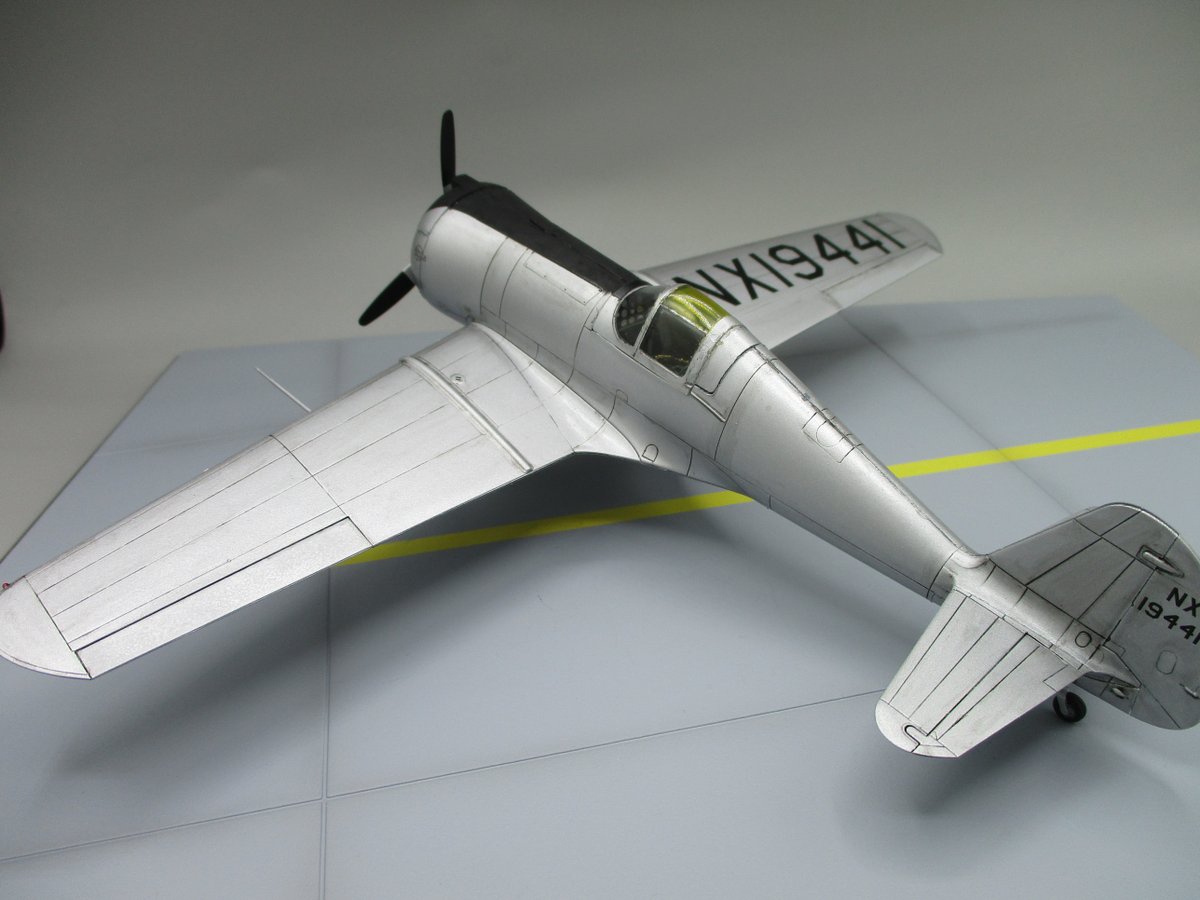 lisunov_li2's tweet photo. DORA WINGS 1/48　カーチス・ライトCW-21完成
個人的に好きなCW-19系からの一連の派生機の１つ
後半で細く絞られた胴体、後方引き込み式の主脚といった特徴がしっかり再現されたキット
今回はコレクションの写真に同じ機体があったのでそのマーキングで作った https://t.co/ZZAeYOPYXF
