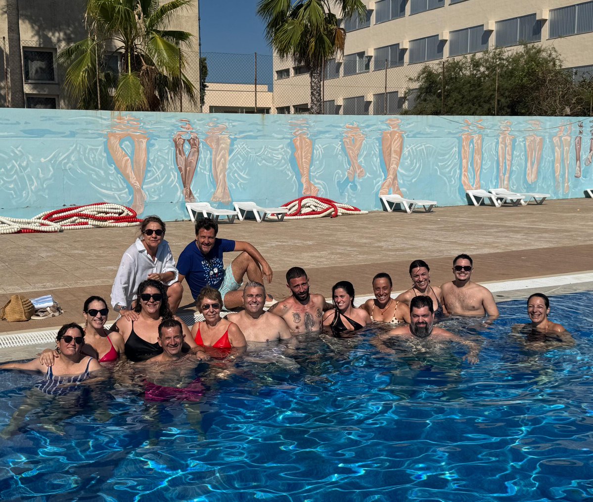 SocialistesInca's tweet photo. 🏊🏊‍♀️Ens mullam a la piscina del poliesportiu Mateu Canyelles per recolzar l'acció #mullat2026 per l'esclerosi múltiple. 

💚Una iniciativa solidària que amb l'objectiu de visibilitzar aquesta malaltia i donar suport als qui conviuen amb ella 

 #solidaritat#incasomtots https://t.co/hPF9EmrBXw