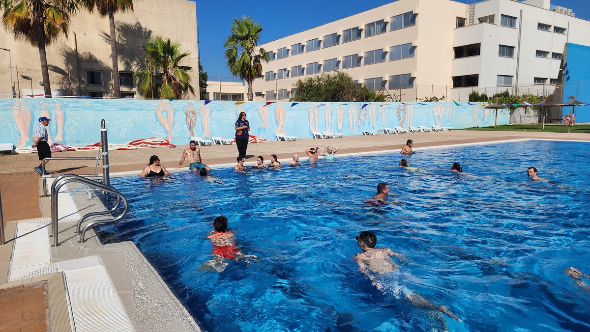 SocialistesInca's tweet photo. 🏊🏊‍♀️Ens mullam a la piscina del poliesportiu Mateu Canyelles per recolzar l'acció #mullat2026 per l'esclerosi múltiple. 

💚Una iniciativa solidària que amb l'objectiu de visibilitzar aquesta malaltia i donar suport als qui conviuen amb ella 

 #solidaritat#incasomtots https://t.co/hPF9EmrBXw