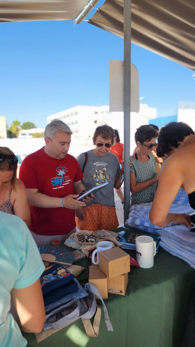 SocialistesInca's tweet photo. 🏊🏊‍♀️Ens mullam a la piscina del poliesportiu Mateu Canyelles per recolzar l'acció #mullat2026 per l'esclerosi múltiple. 

💚Una iniciativa solidària que amb l'objectiu de visibilitzar aquesta malaltia i donar suport als qui conviuen amb ella 

 #solidaritat#incasomtots https://t.co/hPF9EmrBXw