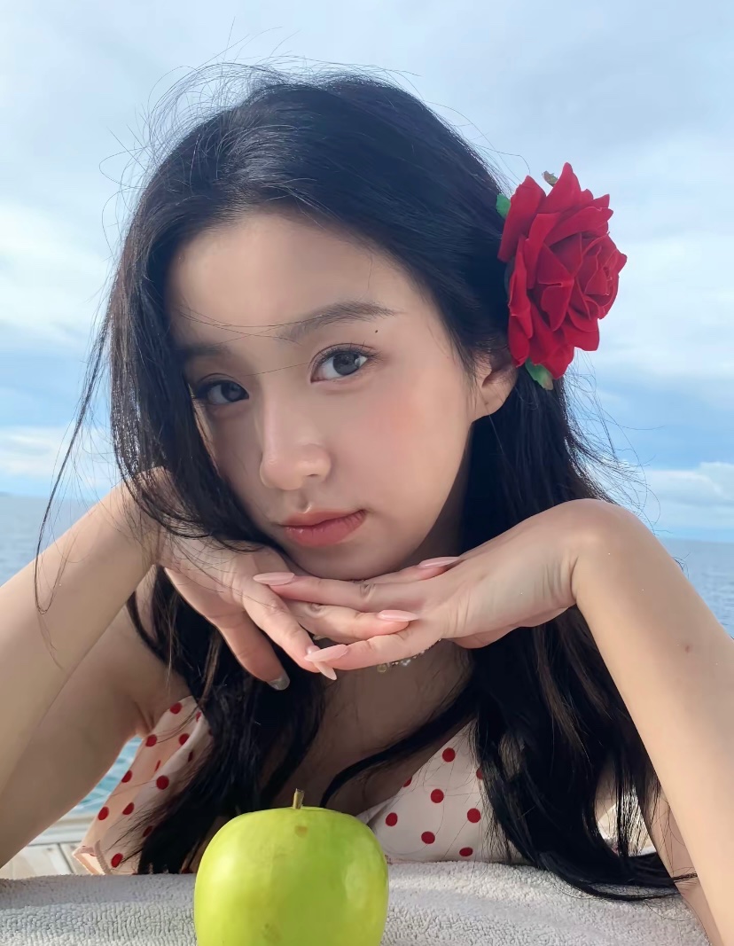 forshangen's tweet photo. 📸 260705 ✧ Bao Shangen Douyin Update 

🌹

#BaoShangen #包上恩 https://t.co/xTJjmOTV58