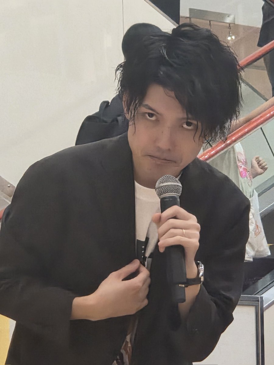 xBdRdKGPqbhIGwf's tweet photo. 今日初めて見た徳島出身と静岡出身の2人組です☝
#AWARA
#ミニはぴかフェス https://t.co/nMidzeEgqx