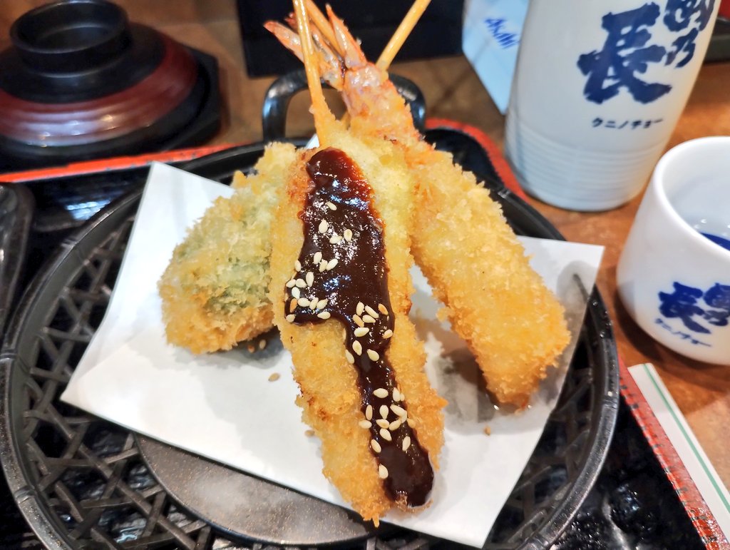 soutyoooo's tweet photo. #正起屋
山芋の岩塩揚げと串定食ヽ(｀▽´)/ https://t.co/R1W2S7UnWA
